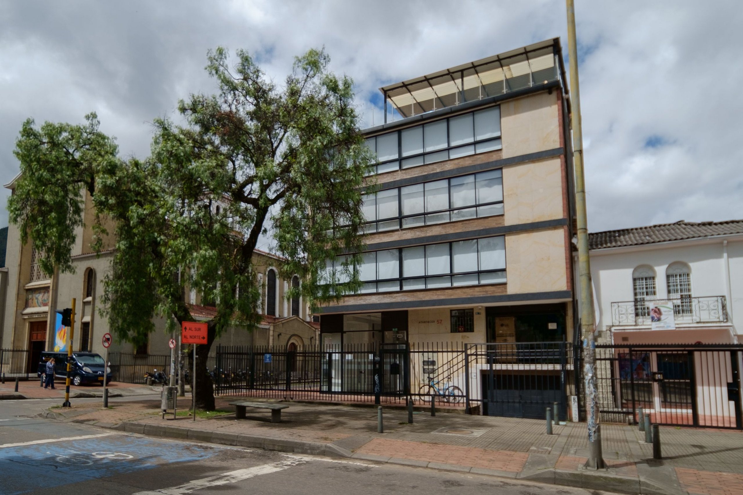 Edificio Atardecer 57 x Ahead